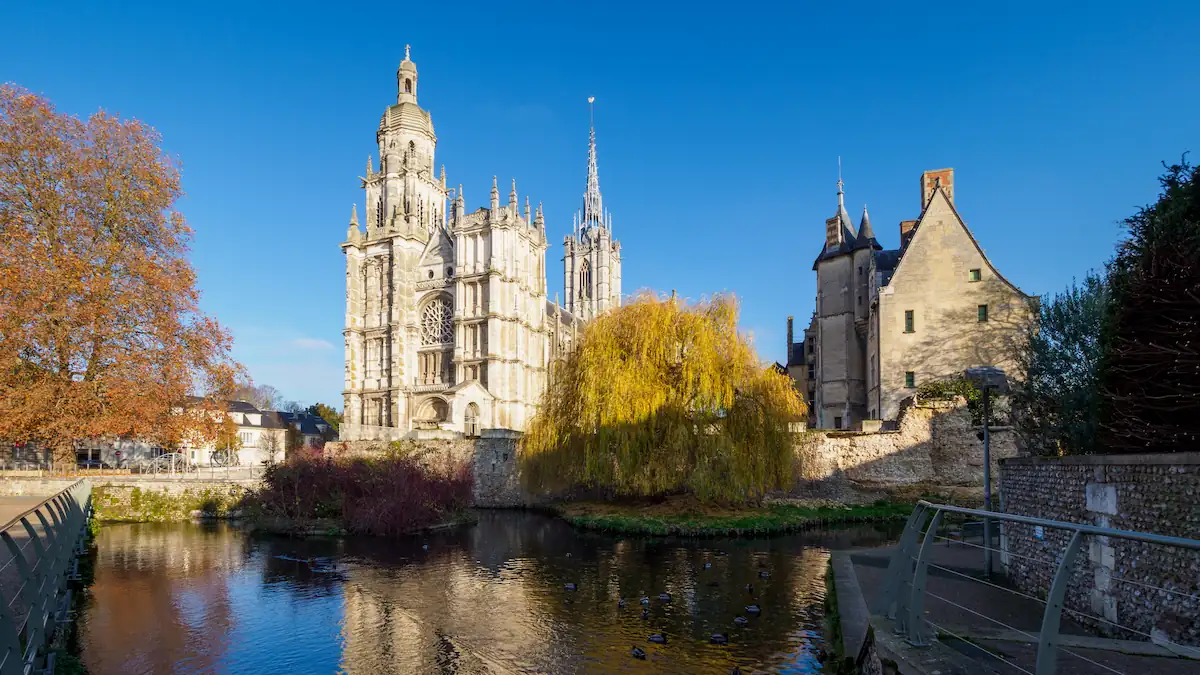 Loisirs Des Groux : Cathedrale proche du camping Evreux