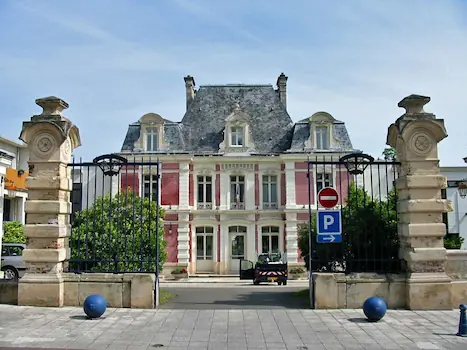 La mairie de Épône